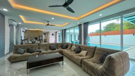 8 Bedroom Villa for sale in Na Kluea, Chonburi