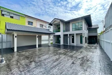 4 Bedroom House for sale in Don Mueang, Bangkok