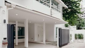 3 Bedroom House for sale in Khlong Toei, Bangkok