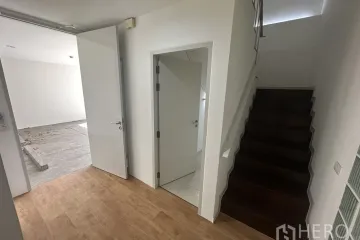 Office for rent in Bang Chak, Bangkok near BTS Punnawithi