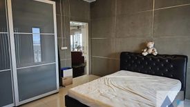 2 Bedroom Condo for sale in Silom, Bangkok near BTS Saphan Taksin