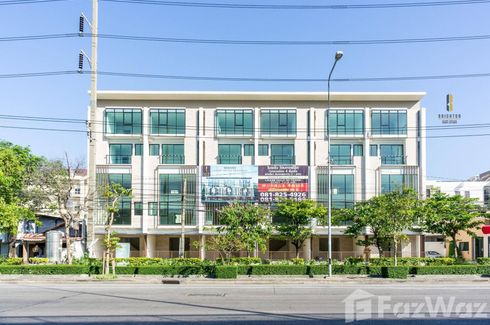 3 Bedroom Townhouse for sale in Bang Phong Pang, Bangkok