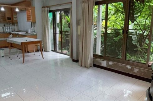 4 Bedroom House for sale in Sam Sen Nai, Bangkok near BTS Ari