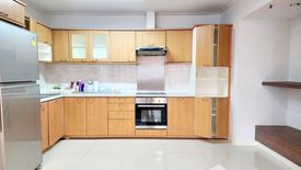 2 Bedroom Condo for sale in Baan Suanpetch, Khlong Tan Nuea, Bangkok near BTS Phrom Phong