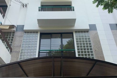 4 Bedroom House for rent in Phra Khanong Nuea, Bangkok