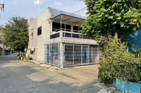 5 Bedroom Townhouse for sale in Huai Khwang, Bangkok near MRT Huai Khwang