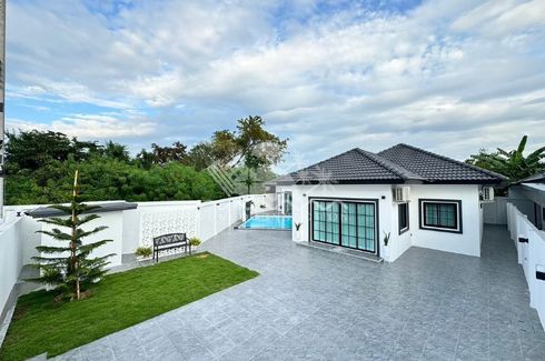 4 Bedroom House for sale in Na Kluea, Chonburi