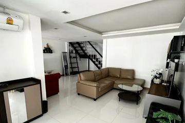 3 Bedroom Townhouse for rent in Khlong Tan Nuea, Bangkok