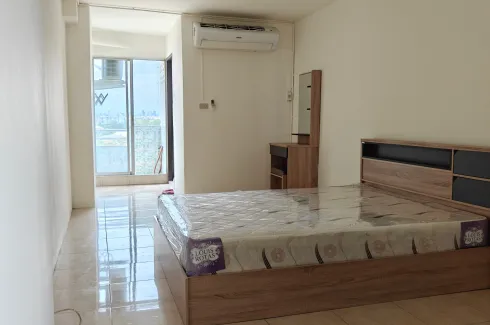 1 Bedroom Condo for rent in Lucky Star Condo, Chan Kasem, Bangkok