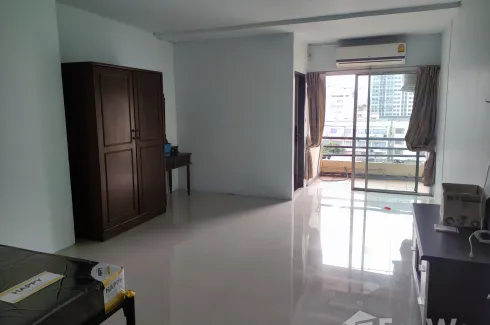 Condo for sale in Santisuk Garden, Hua Mak, Bangkok near MRT Yaek Lam Sali