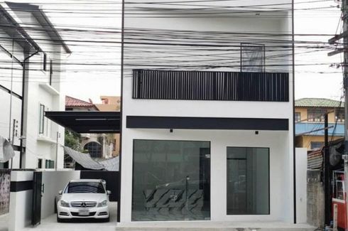 2 Bedroom House for sale in Bang Waek, Bangkok