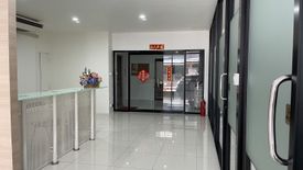 Office for rent in Hua Mak, Bangkok near MRT Yaek Lam Sali