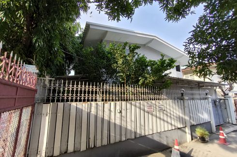 2 Bedroom House for sale in Sam Sen Nai, Bangkok near BTS Ari