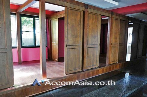 3 Bedroom House for rent in Phra Khanong, Bangkok near BTS Thong Lo