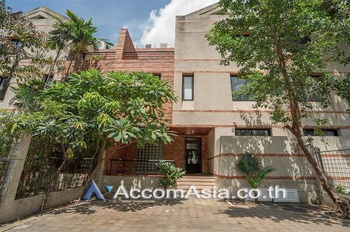 4 Bedroom House for rent in Phra Khanong, Bangkok near BTS Thong Lo