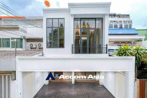 3 Bedroom Townhouse for sale in Phra Khanong, Bangkok near BTS Ekkamai