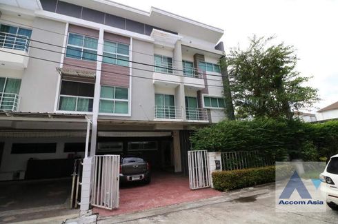 4 Bedroom House for sale in Phra Khanong, Bangkok near BTS On Nut