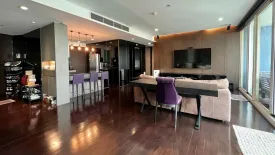 3 Bedroom Condo for sale in Bang Lamphu Lang, Bangkok