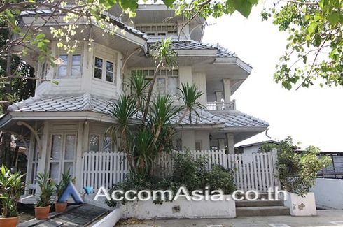 4 Bedroom House for rent in Sam Sen Nai, Bangkok near BTS Sanam Pao