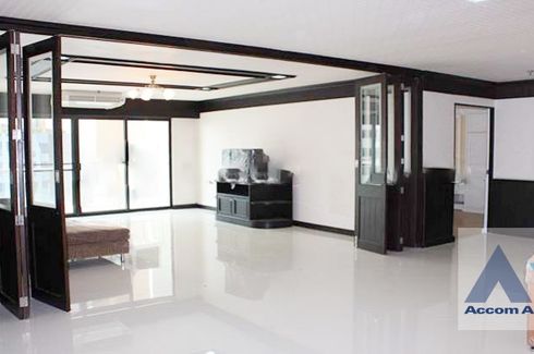 3 Bedroom Condo for sale in Baan Prompong, Khlong Tan Nuea, Bangkok