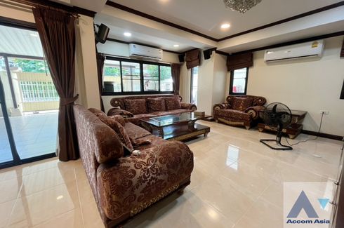 4 Bedroom House for sale in Phra Khanong, Bangkok near BTS Phra Khanong