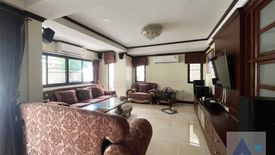 4 Bedroom House for sale in Phra Khanong, Bangkok near BTS Phra Khanong