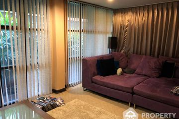 4 Bedroom House for sale in Phra Khanong Nuea, Bangkok