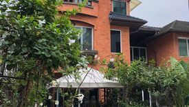 4 Bedroom House for sale in Phra Khanong Nuea, Bangkok