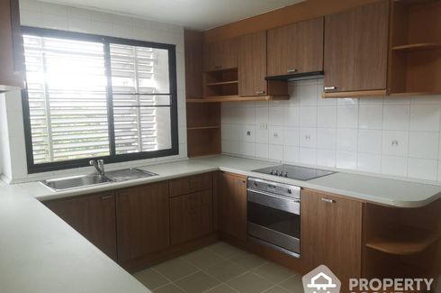 3 Bedroom Apartment for rent in Lee House Apartment, Khlong Tan Nuea, Bangkok