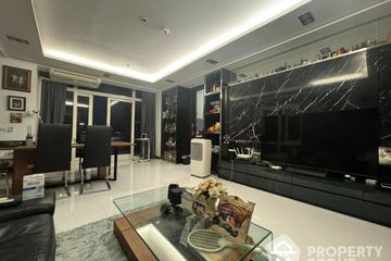 3 Bedroom Condo for rent in Khlong Tan Nuea, Bangkok