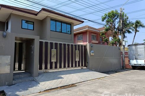 3 Bedroom House for sale in Bang Khae Nuea, Bangkok