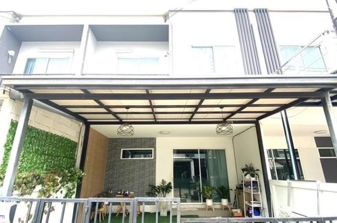 3 Bedroom Townhouse for sale in The Trust Town Wongwaen - Lamlukka, Bueng Kham Phroi, Pathum Thani near BTS Eastern Outer Ring
