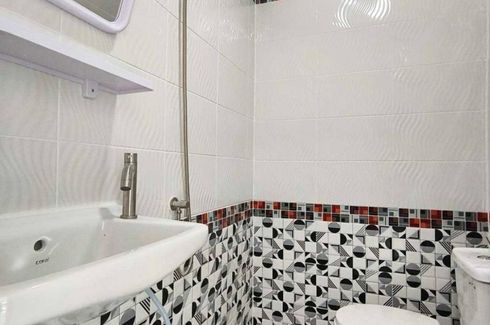 2 Bedroom Townhouse for sale in Tha Raeng, Bangkok