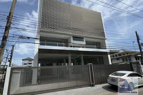 House for Sale or Rent in Bang Na, Bangkok near BTS Udom Suk