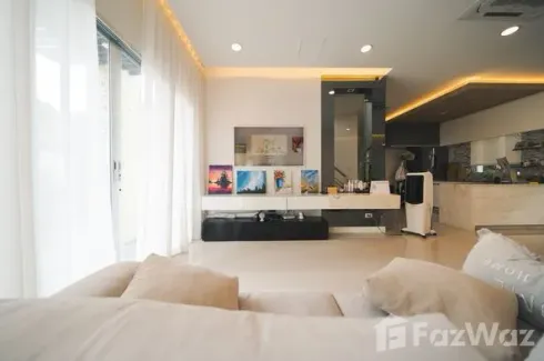 3 Bedroom House for rent in Saphan Sung, Bangkok