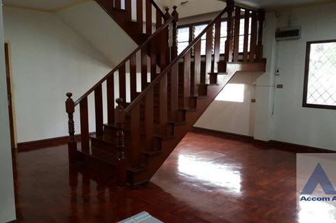 House for rent in Phra Khanong, Bangkok near BTS Phra Khanong