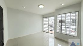 4 Bedroom Townhouse for Sale or Rent in Phra Khanong Nuea, Bangkok