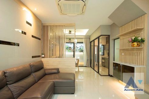 3 Bedroom Townhouse for Sale or Rent in Lat Phrao, Bangkok