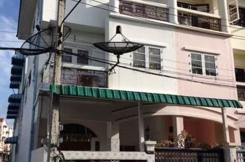 4 Bedroom Townhouse for sale in Wat Tha Phra, Bangkok near MRT Tha Phra