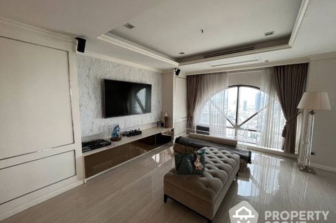 3 Bedroom Condo for sale in Suriyawong, Bangkok near BTS Surasak