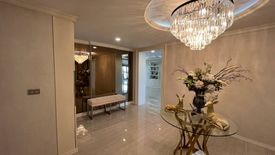 3 Bedroom Condo for sale in Suriyawong, Bangkok near BTS Surasak