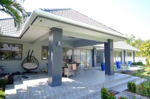 3 Bedroom Villa for sale in San Phak Wan, Chiang Mai