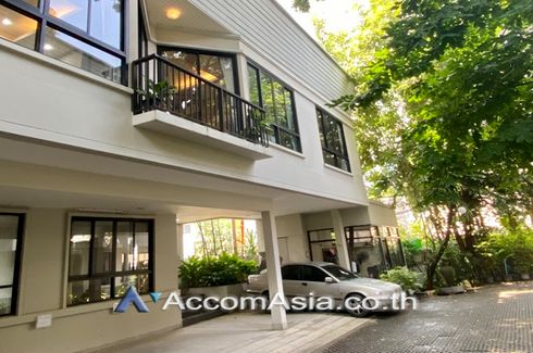 2 Bedroom House for rent in Phra Khanong, Bangkok near BTS Ekkamai