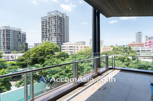 2 Bedroom Apartment for rent in Phra Khanong, Bangkok near BTS Ekkamai