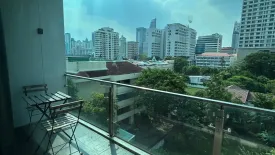 2 Bedroom Apartment for rent in Baan Sathorn Condo, Khlong Toei Nuea, Bangkok near MRT Phetchaburi