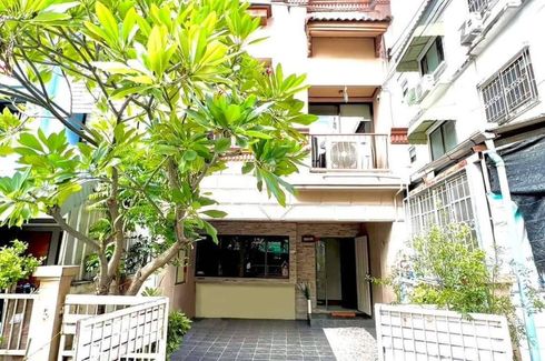 3 Bedroom Townhouse for sale in Baan Klang Muang Ratchada - Mengjai, Wang Thonglang, Bangkok near MRT Huai Khwang