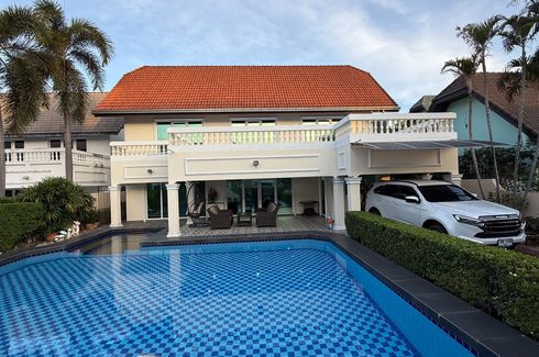 3 Bedroom Villa for sale in Na Kluea, Chonburi