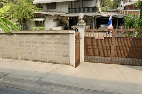 House for sale in Sam Sen Nok, Bangkok near MRT Sutthisan