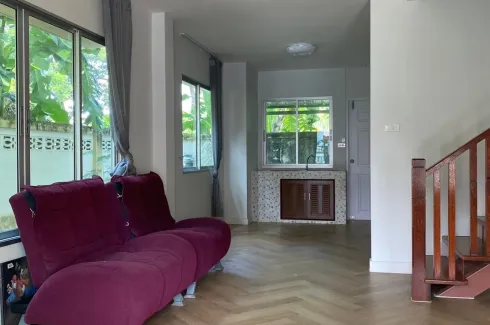 3 Bedroom House for rent in Hua Mak, Bangkok near MRT Yaek Lam Sali