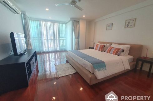 3 Bedroom Apartment for rent in Sathorn Gallery Residences, Silom, Bangkok near BTS Surasak